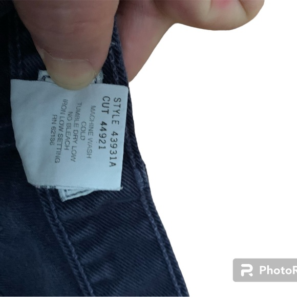 Women’s Guess Shorts. Size 30 - Picture 4 of 5